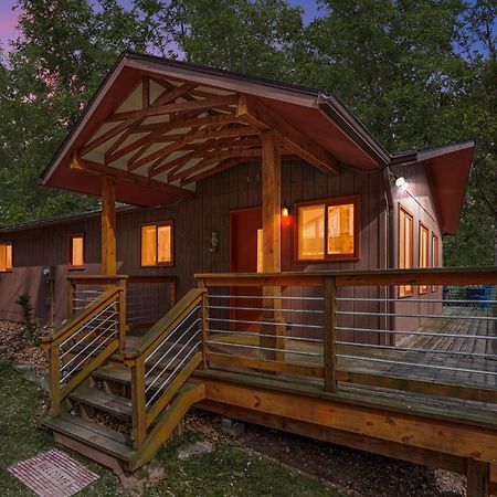 Chalet W Hot Tub, Large Deck, Grill, & Fast Wifi Berkeley Springs Exteriör bild