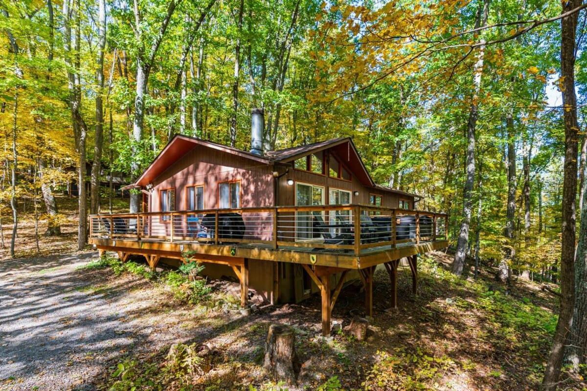 Chalet W Hot Tub, Large Deck, Grill, & Fast Wifi Berkeley Springs Exteriör bild