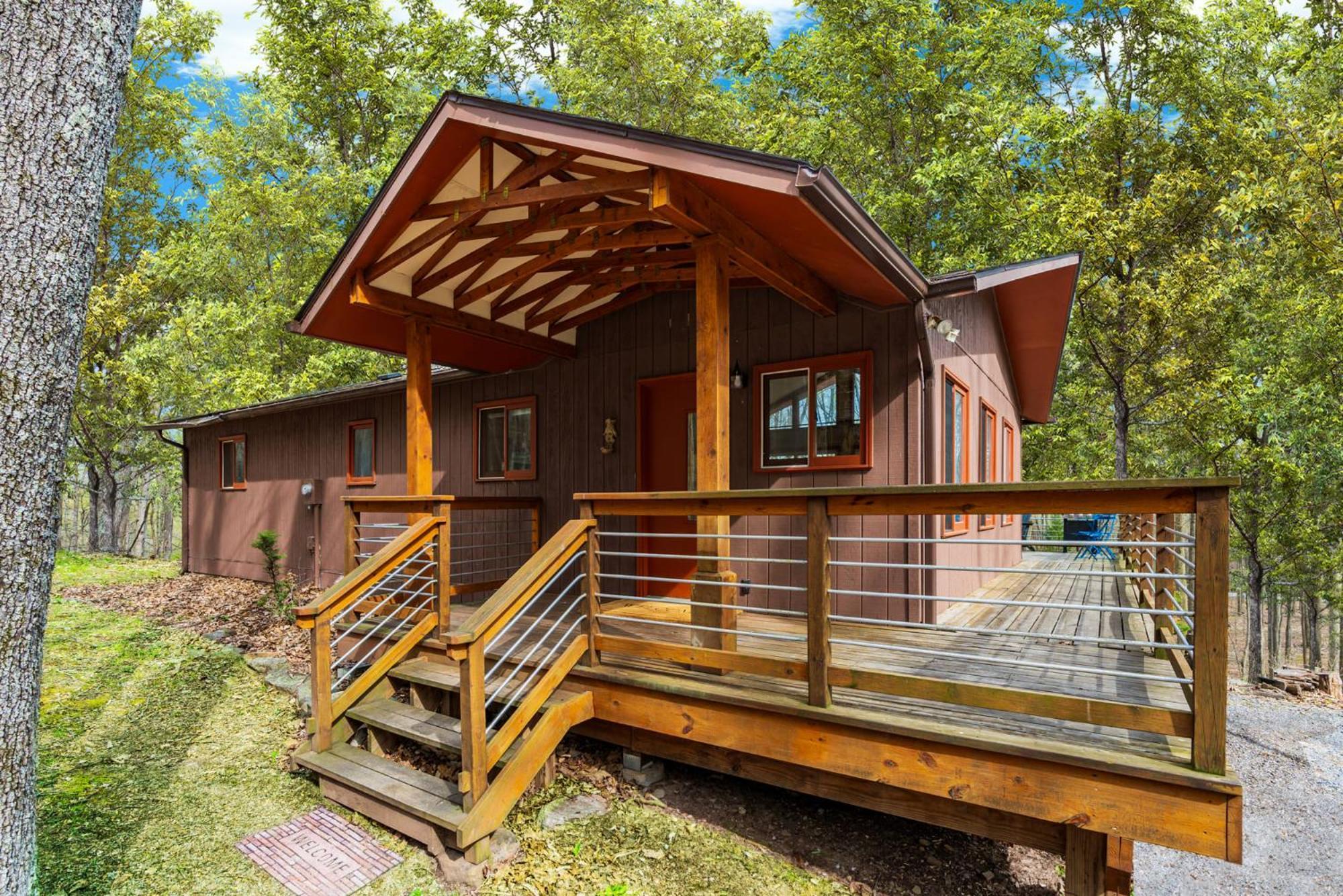 Chalet W Hot Tub, Large Deck, Grill, & Fast Wifi Berkeley Springs Exteriör bild