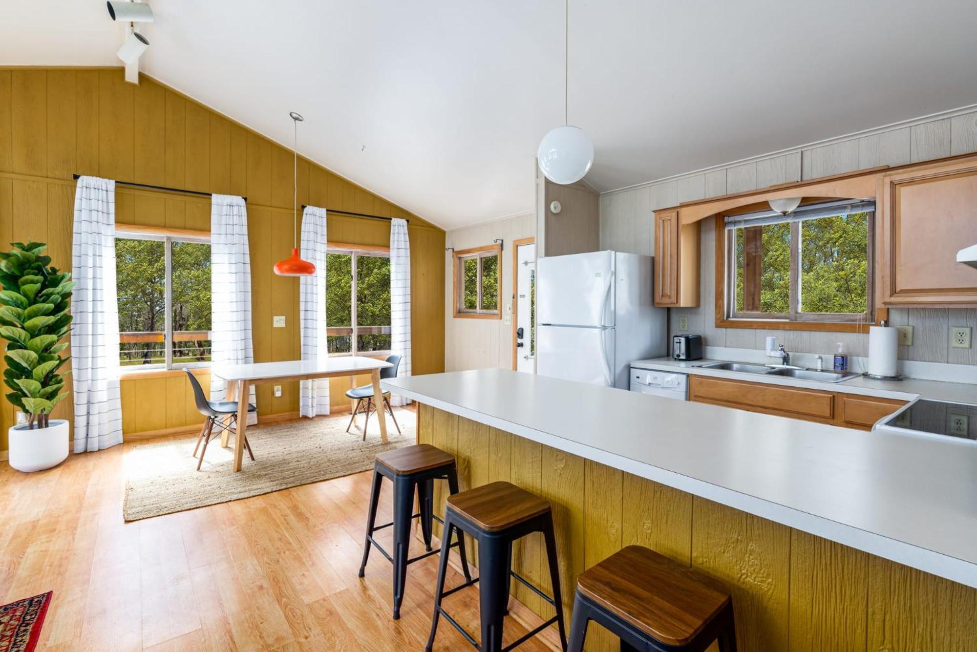 Chalet W Hot Tub, Large Deck, Grill, & Fast Wifi Berkeley Springs Exteriör bild